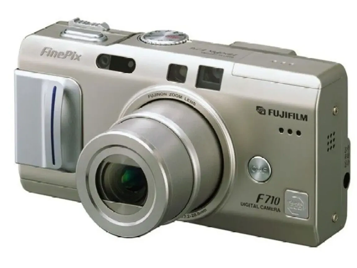 FinePix F710