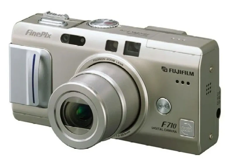 FinePix F710