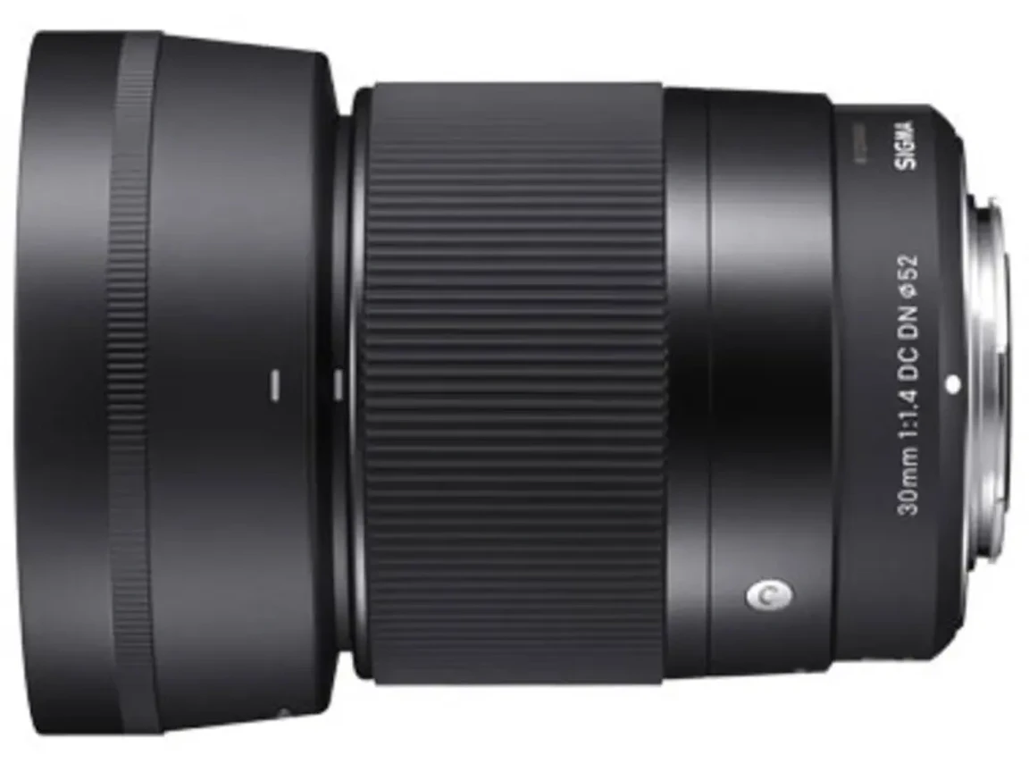 30mm F1.4 DC DN