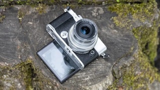 耐候性の比較|E-P7は防塵・防滴非対応、OM-3は対応レンズとの組み合わせでIP53