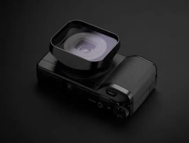 【Ricoh GR IV Glass発売】Squarehoodのガラス一体フードでGR IVをポケットサイズのまま守る