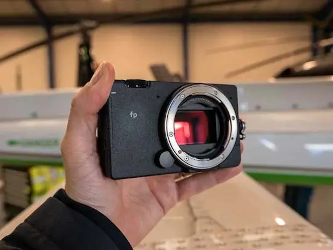 【2025年版】SIGMA fpのレビューまとめ 小型フルサイズの真価と弱点