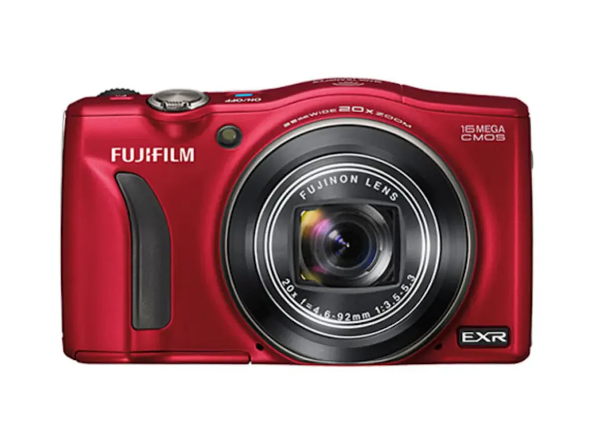 FinePix F800EXR "レッド"