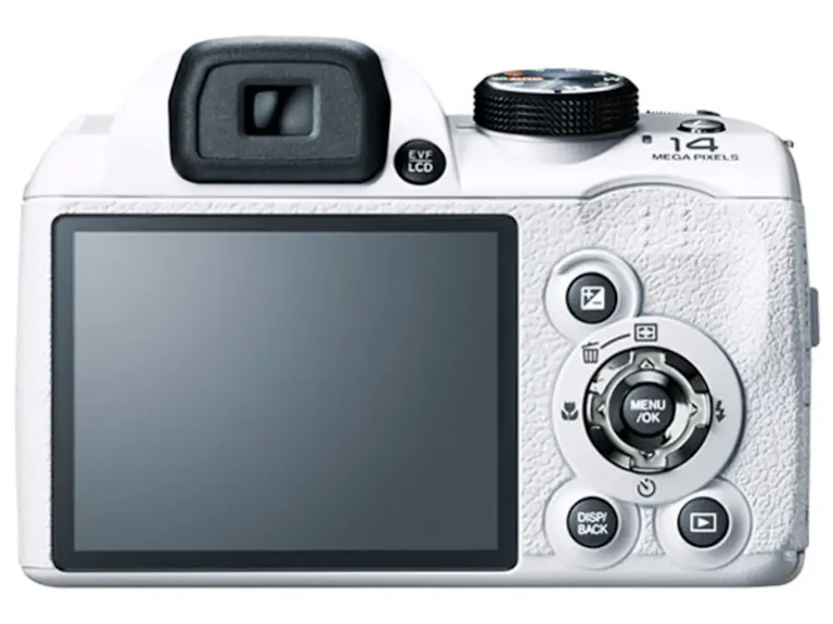 FinePix S4500 "ホワイト"の新品/中古の在庫一覧 2枚目
