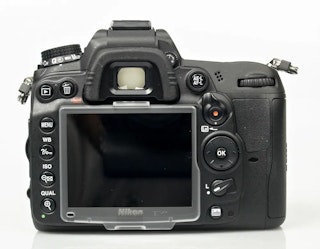 操作性の比較：固定液晶のD7000と、可動タッチのD7500