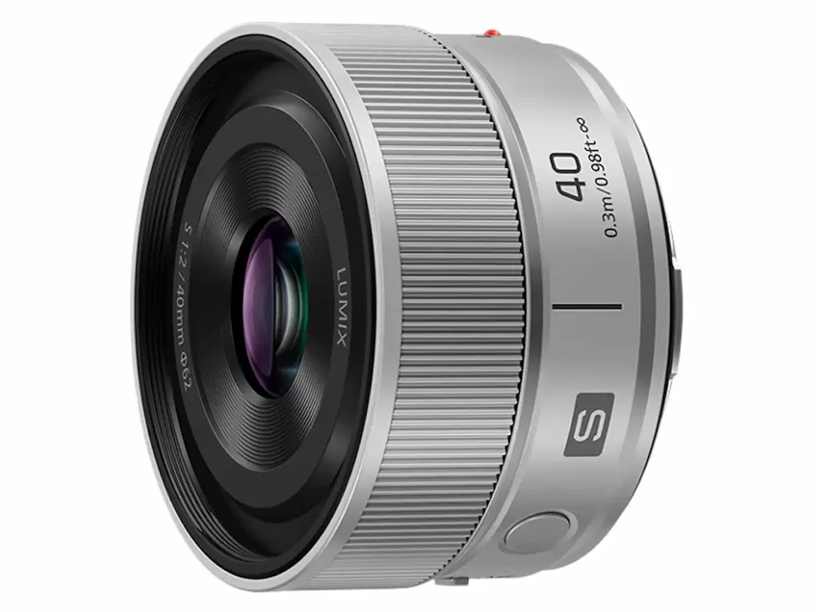 LUMIX S 40mm F2 "シルバー"の新品/中古の在庫一覧 1枚目