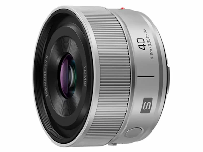 LUMIX S 40mm F2 "シルバー"