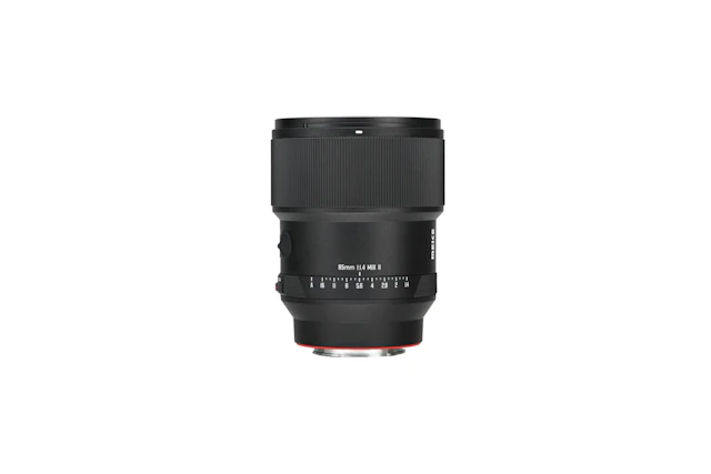 Meike AF 85mm F1.4 IIが発売開始 CP+での展示と「軽量化・黄味改善」が意味するもの