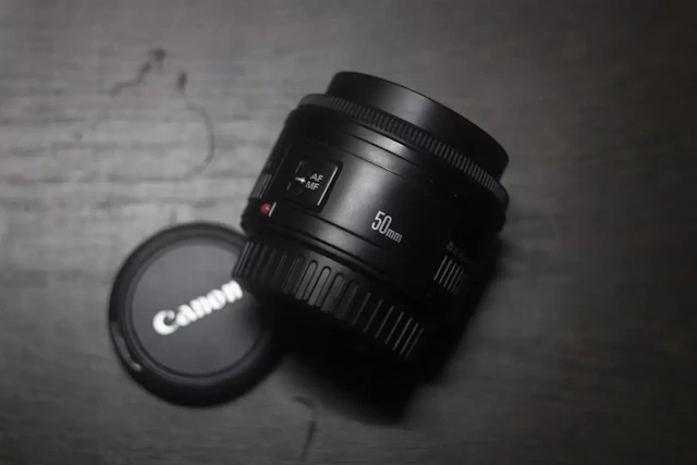 Canon 50mm 単焦点レンズ Canon EF 50mm F/1.8 II 単焦点レンズ – 山田写真機店