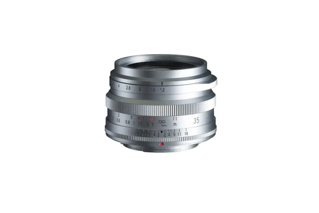 コシナ、NOKTON 35mm F1.2 X-Mount Silverを2026年9月発売予定 価格・仕様・別売フード情報まとめ