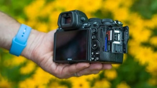 ボディ・表示系・バッテリー・耐候性の比較：軽さはZ5、使い勝手はZ5II