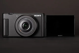 【2026年版】SONY VLOGCAM ZV-1Fのレビュー比較まとめ 自撮りVlog入門に最適