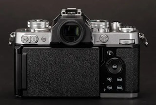 Nikon Z fcとNikon Z 30のファインダーとモニターの比較