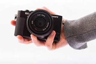 サイバーショット RX1R II(DSC-RX1RM2)のデザインと操作性のレビュー