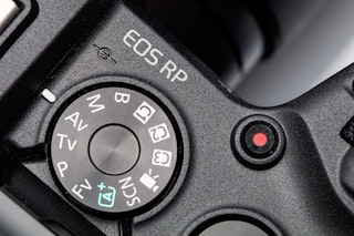 Canon EOS RPのデザインと操作性のレビュー