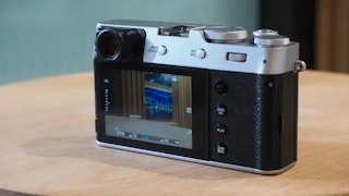Fujifilm X100Vのファインダーとモニターのレビュー
