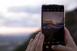 スマホの圧縮効果:望遠カメラとズームでどこまでできる?
