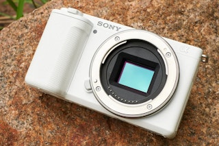 Sony ZV-E10 レビューまとめ スペック・画質・操作性・競合比較など徹底解説