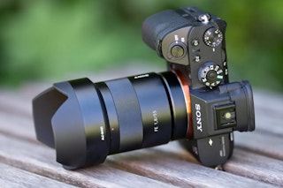 Sony Sonnar T* FE 55mm F1.8 ZAのデザインと操作性のレビュー