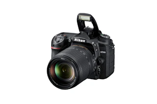 【2026年版】Nikon D7500のレビュー比較まとめ。手ぶれ補正の実力は？