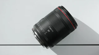 【2026年版】Canon RF85mm F1.4 L VCMレビュー|画質・AF・動画性能と競合3本を比較