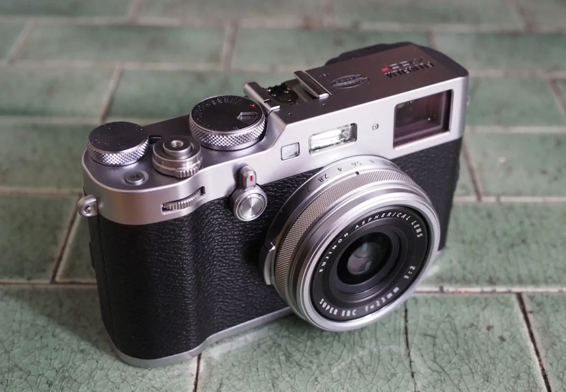【2026年版】Fujifilm X100Fのレビュー比較まとめ スナップ派の相棒に最適
