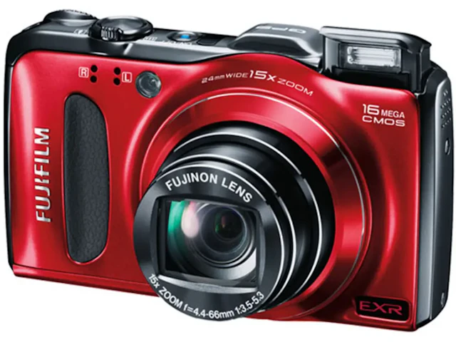 FinePix F550EXR "レッド"