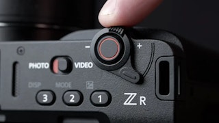 Nikon ZRのデザインと操作性のレビュー
