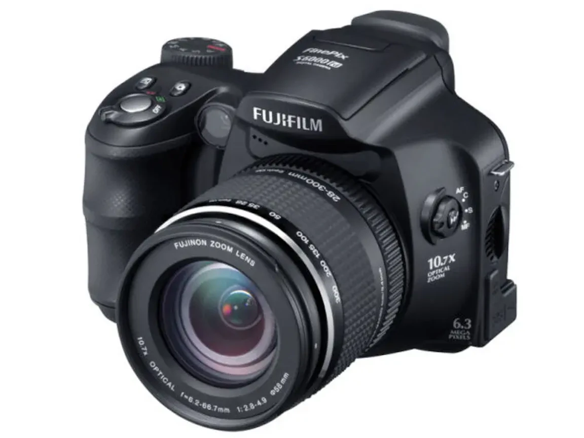 FinePix S6000fd