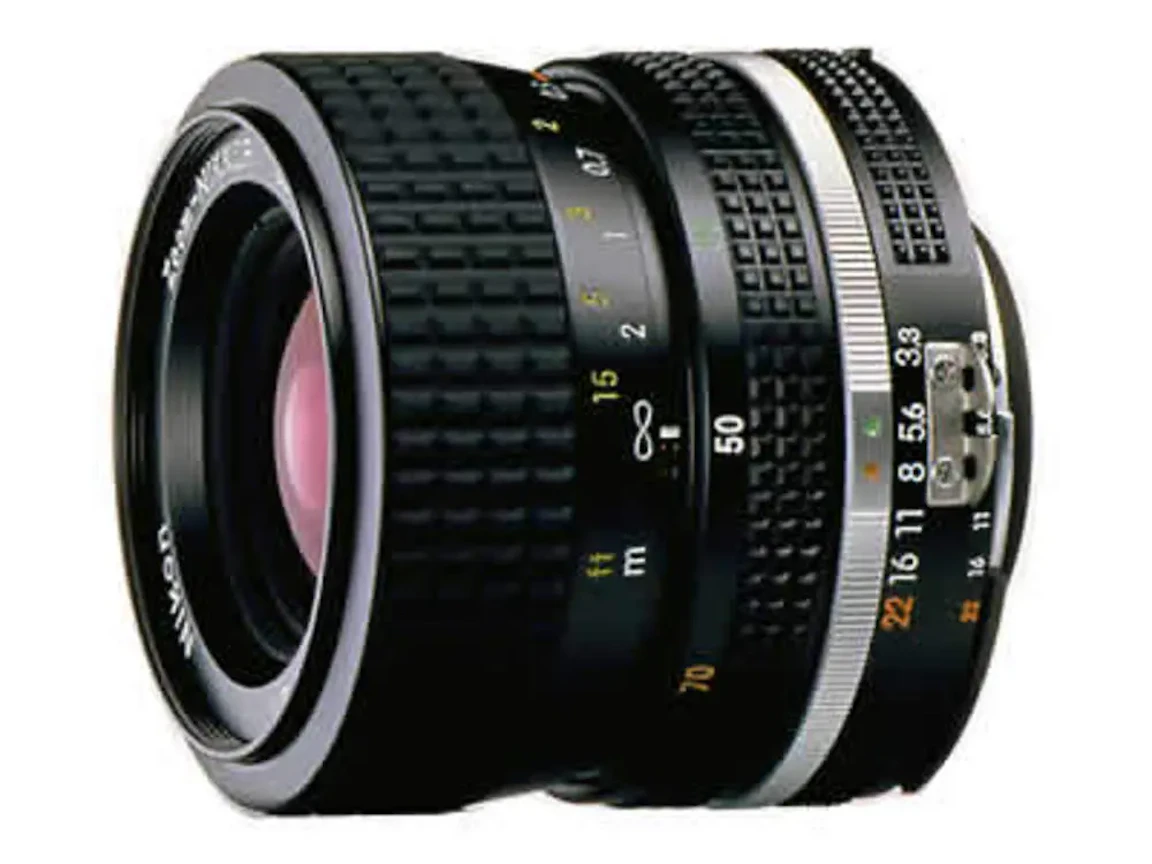 AI Zoom Nikkor 35-70mm F3.3-4.5S