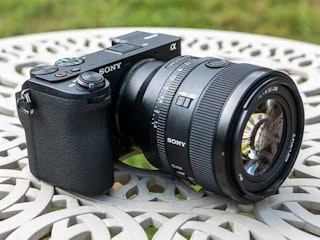 レンズ選びと総コスト|ボディ価格だけでは見えないα7Cとα6700の違い
