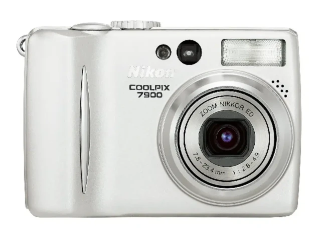 COOLPIX 7900