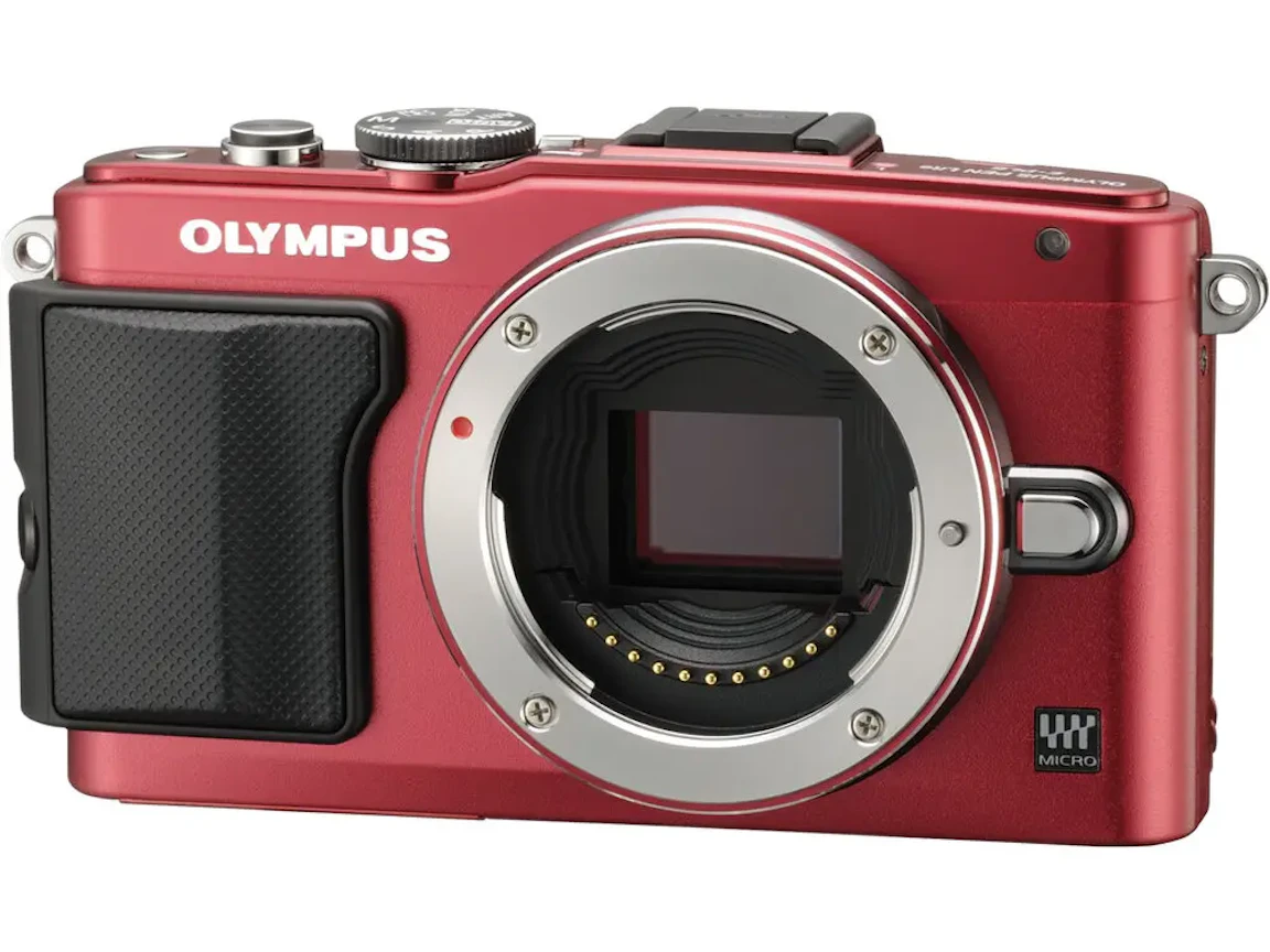 OLYMPUS PEN Lite E-PL6 ボディ "レッド"