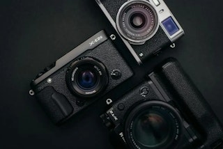 センサーサイズで変わるミラーレス選び：フルサイズ・APS-C・マイクロフォーサーズ