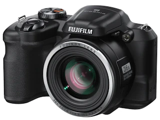 富士フイルム FinePix S8600 "ブラック"