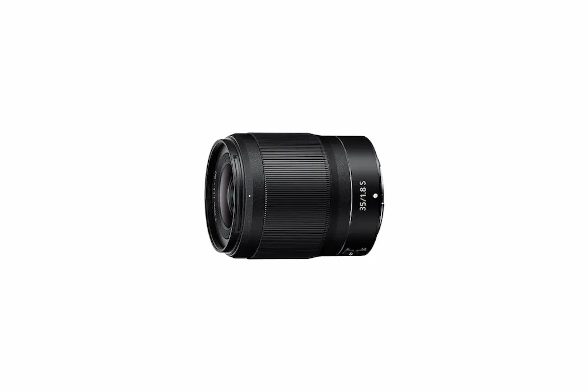 【リーク】Nikon Z 35mm F1.8 Macro (DX)の発売日はいつ？価格予想・比較・予約まとめ