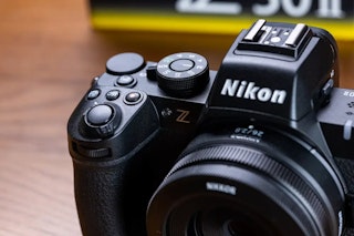 ZマウントとFマウント、DXとFXの考え方
