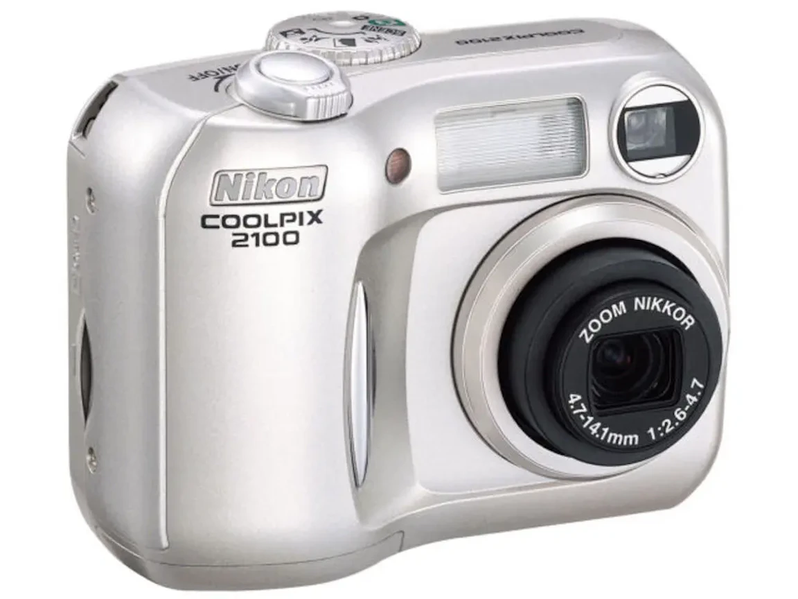 COOLPIX 2100