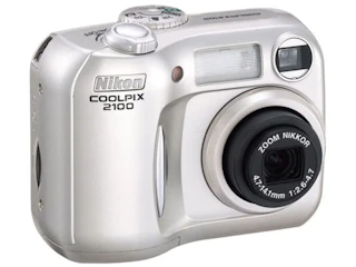 ニコン COOLPIX 2100
