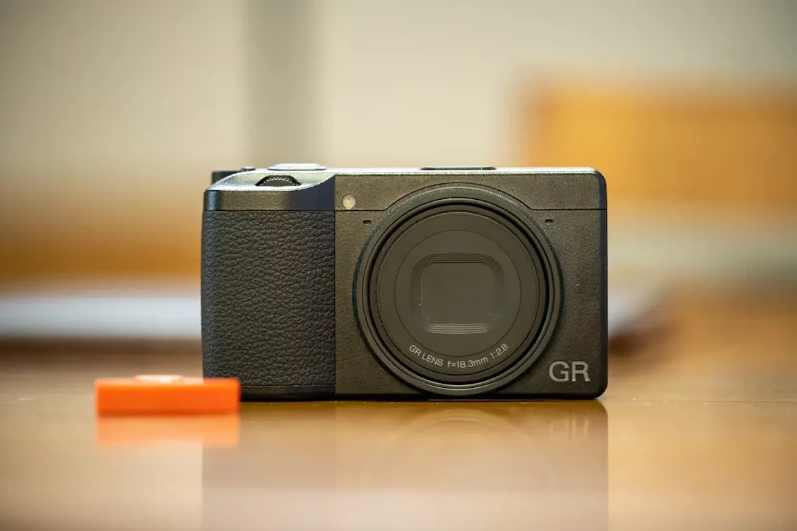 【2025年版】コンデジとは？スマホとの違い・メリット・選び方紹介