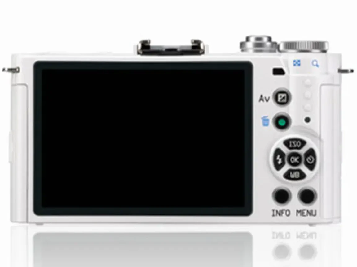 PENTAX Q-S1 ボディ "ピュアホワイト×クリーム"の新品/中古の在庫一覧 2枚目