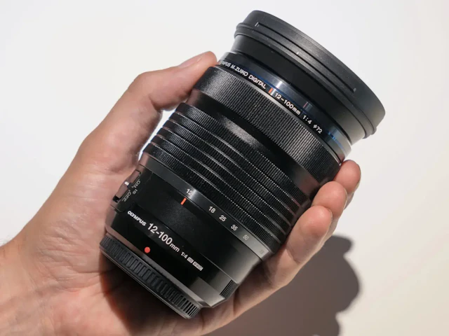 【2026年版】OLYMPUS OM SYSTEM M.ZUIKO DIGITAL ED 12-100mm F4.0 IS PROのレビュー比較まとめ 旅とアウトドア向け/一本完結に最適