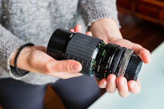 レンズフィルターが外れない主な原因と見分け方