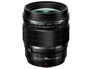 M.ZUIKO DIGITAL 45mm F1.2 PRO｜人物を立体で見せる換算90mmの決定版