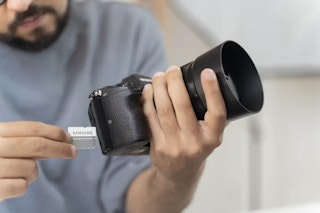 一眼(ミラーレス・一眼レフ)で黒い点が写るときの安全手順