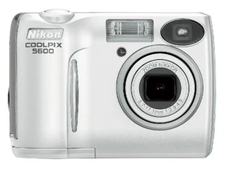 ニコン COOLPIX 5600