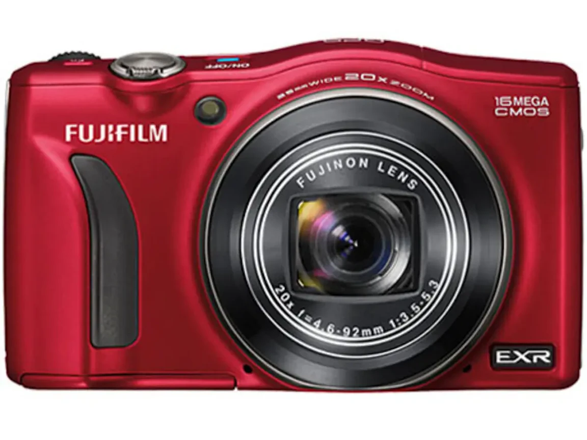 FinePix F770EXR "レッド"