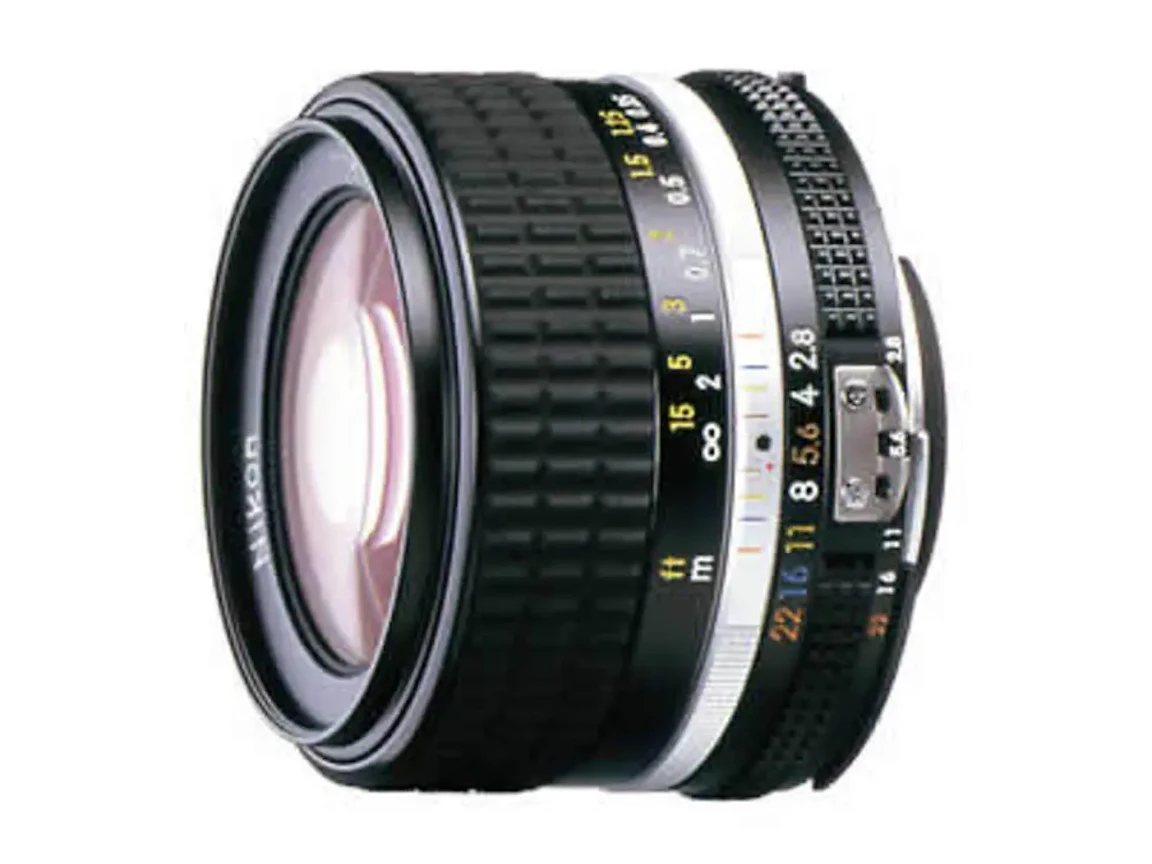 AI Nikkor 28mm f/2.8S