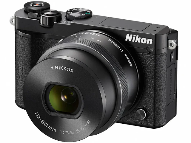 Nikon 1 J5 標準パワーズームレンズキット "ブラック"