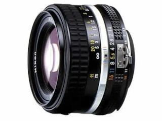 AI NIKKOR 50mm f/1.4S：D850でオールドレンズの味を楽しむ“最短距離”